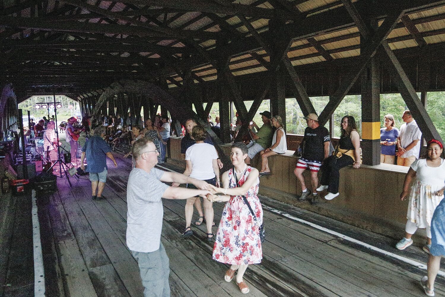 08-06-22 Bridge Dance wide above spread out